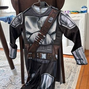 Mandalorians costume for Halloween little boy size 7-10 yeas old